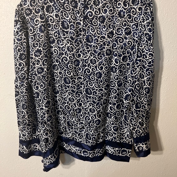 Vintage Maggy London 100% Silk Blouse Sz 12 With Blue & White Design Button Back - Picture 7 of 8